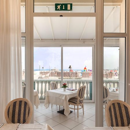 Hotel Baia Imperiale Rimini Esterno foto