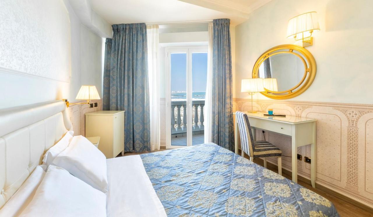 Hotel Baia Imperiale Rimini Esterno foto