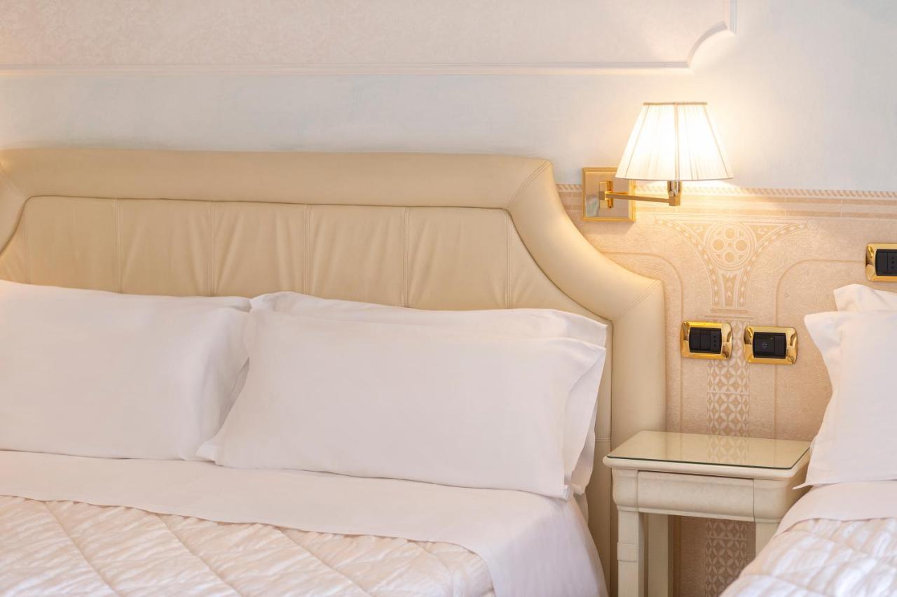 Hotel Baia Imperiale Rimini Esterno foto