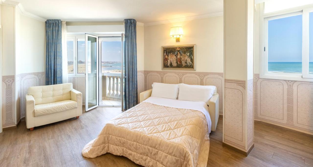 Hotel Baia Imperiale Rimini Esterno foto