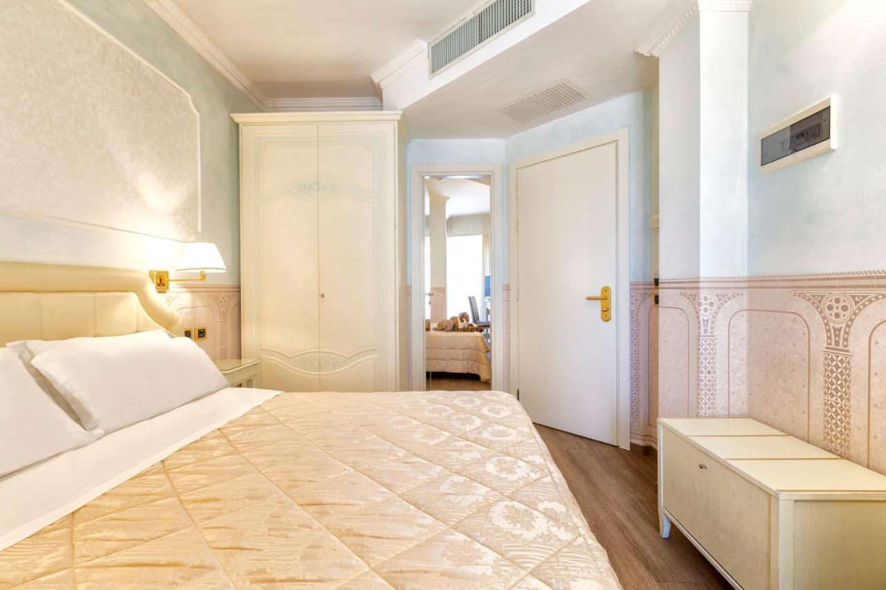 Hotel Baia Imperiale Rimini Esterno foto