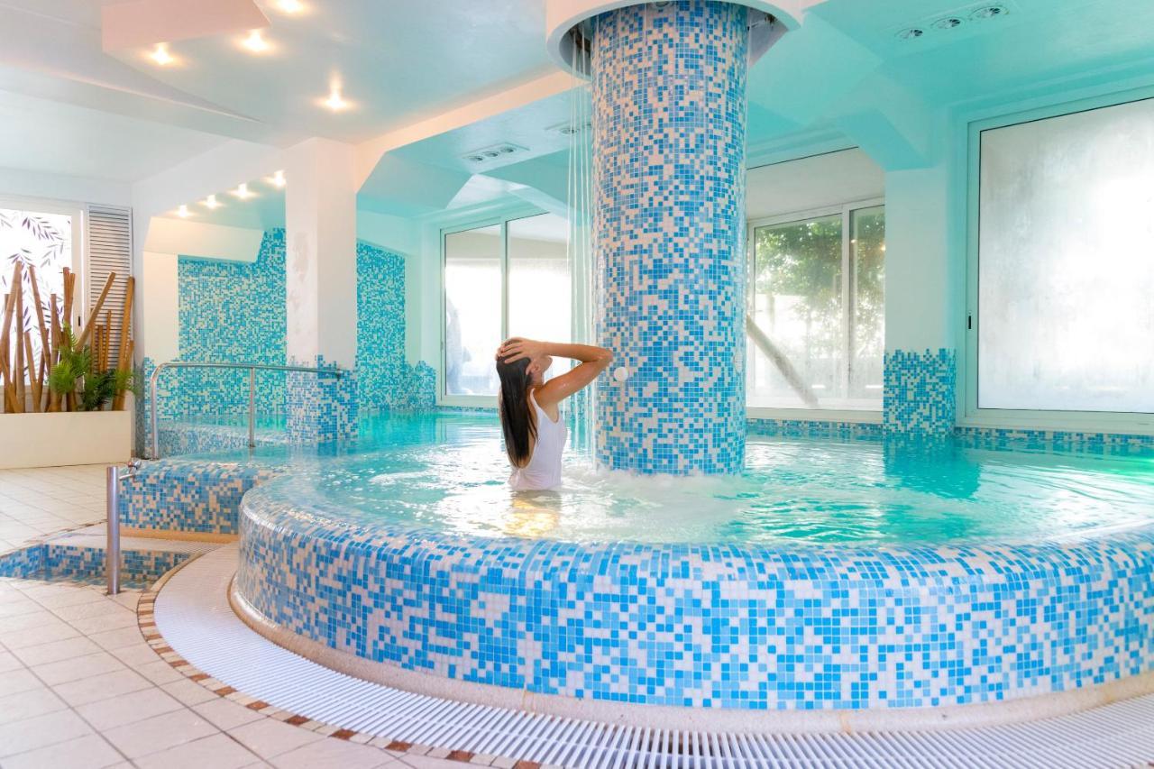 Hotel Baia Imperiale Rimini Esterno foto