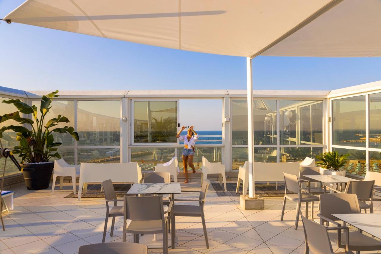 Hotel Baia Imperiale Rimini Esterno foto