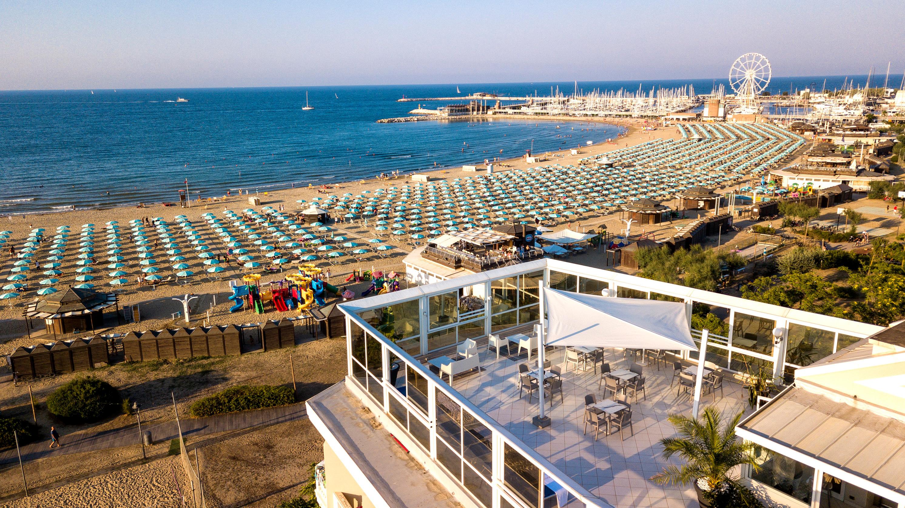 Hotel Baia Imperiale Rimini Esterno foto