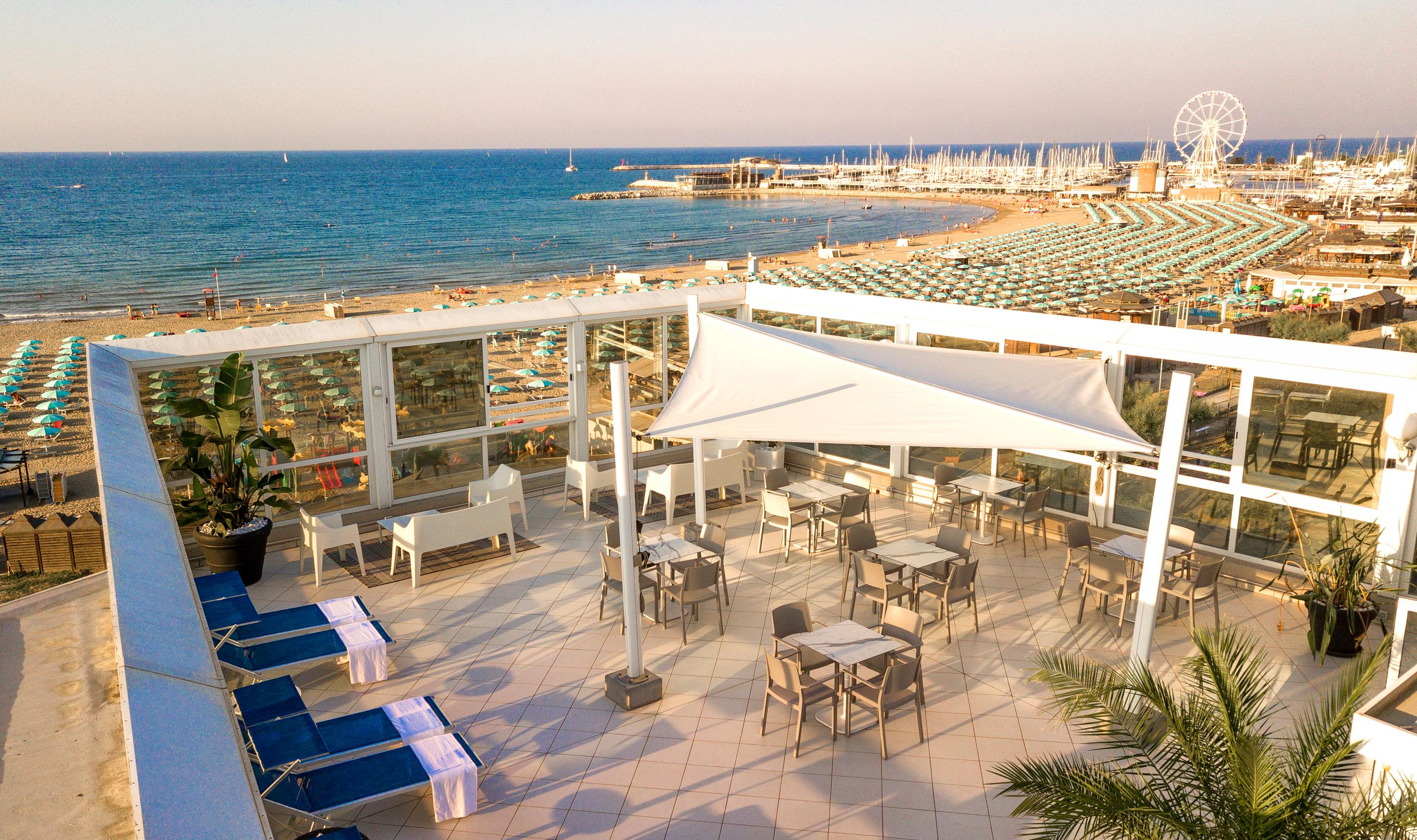 Hotel Baia Imperiale Rimini Esterno foto