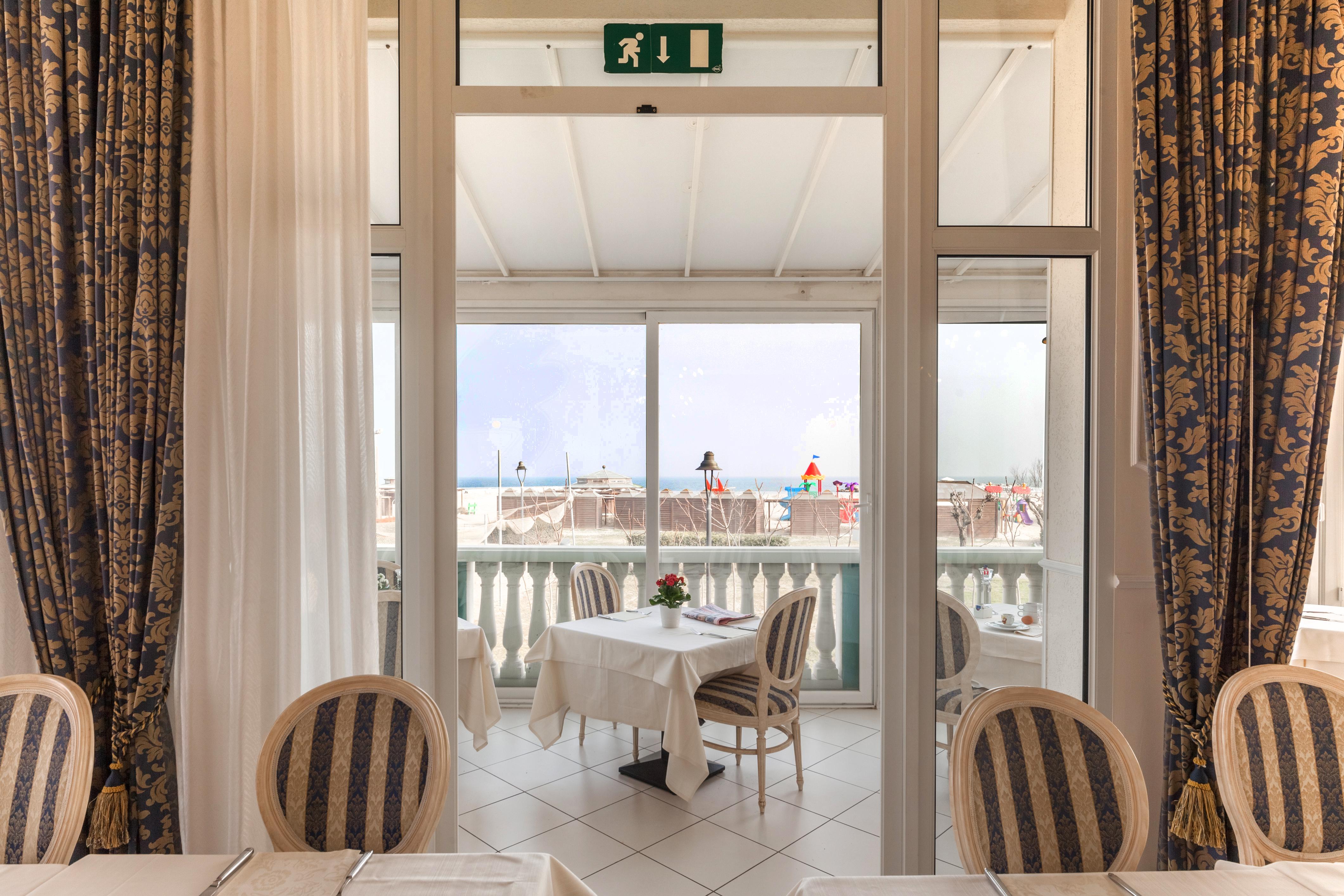 Hotel Baia Imperiale Rimini Esterno foto